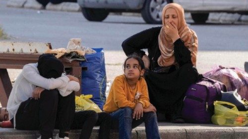  La Cei stanzia un milione per gli sfollati in Libano  QUO-231