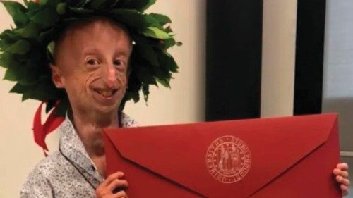 «Devo tutta la mia vita a Dio ogni cosa bella» QUO-232 «Devo tutta la mia vita a Dio ogni cosa bella» QUO-232