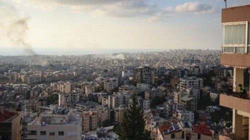 Smoke rises over Beirut's southern suburbs after Israeli air strikes, amid ongoing hostilities ... Smoke rises over Beirut's southern suburbs after Israeli air strikes, amid ongoing hostilities ...