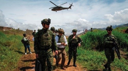 This handout picture released by the Colombian Presidency shows Colombian Defense Minister Iván ... This handout picture released by the Colombian Presidency shows Colombian Defense Minister Iván ...