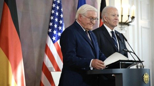 German President Frank-Walter Steinmeier (L) gives a speech before honouring US President Joe Biden ... German President Frank-Walter Steinmeier (L) gives a speech before honouring US President Joe Biden ...