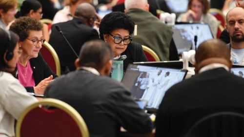 Una Chiesa unita nella diversità QUO-237 Una Chiesa unita nella diversità QUO-237