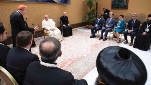 Ai Delegati fraterni partecipanti al Sinodo QUO-239 Ai Delegati fraterni partecipanti al Sinodo QUO-239