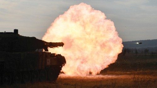 TOPSHOT - Tankers from the 33rd separate mechanized brigade of the Ukrainian Ground Forces fire with ... TOPSHOT - Tankers from the 33rd separate mechanized brigade of the Ukrainian Ground Forces fire with ...