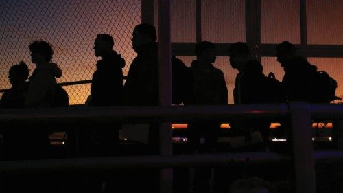 Migrants seeking asylum in the United States, who previously requested an appointment on the U.S. ... Migrants seeking asylum in the United States, who previously requested an appointment on the U.S. ...