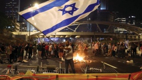 Israelis demonstrate after Israeli Prime Minister Benjamin Netanyahu sacked his defense minister, ... Israelis demonstrate after Israeli Prime Minister Benjamin Netanyahu sacked his defense minister, ...
