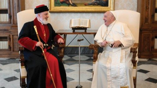 Possano i cristiani del Medio Oriente rendere sempre testimonianza a Cristo in quelle terre ... Possano i cristiani del Medio Oriente rendere sempre testimonianza a Cristo in quelle terre ...