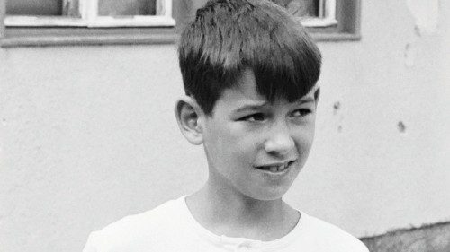 Bellezza dell’infanzia nell’inferno di Sarajevo QUO-256 Bellezza dell’infanzia nell’inferno di Sarajevo QUO-256