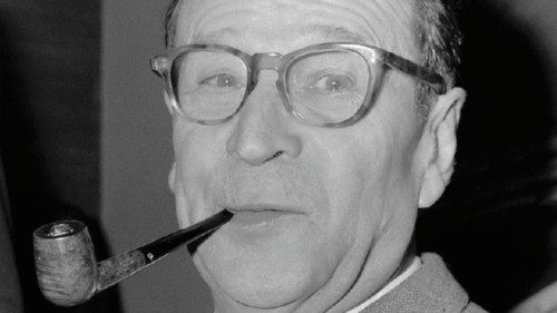 Aankomst Georges Simenon (auteur) op Schiphol, hier tijdens persconferentie.*10 mei 1965 Aankomst Georges Simenon (auteur) op Schiphol, hier tijdens persconferentie.*10 mei 1965