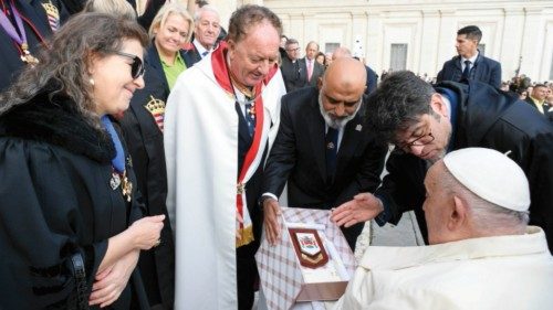 Riscatto grazie al lavoro nei vicoli di Bari QUO-257 Riscatto grazie al lavoro nei vicoli di Bari QUO-257