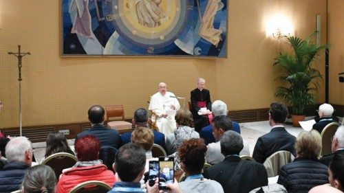 Toccare e assistere un povero è un “sacramentale” nella Chiesa QUO-257 Toccare e assistere un povero è un “sacramentale” nella Chiesa QUO-257