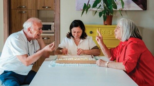 Anziani e giovani Abitare insieme è meglio QUO-260 Anziani e giovani Abitare insieme è meglio QUO-260