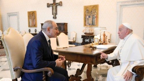 Udienza del Papa al Primo ministro di Armenia QUO-261 Udienza del Papa al Primo ministro di Armenia QUO-261