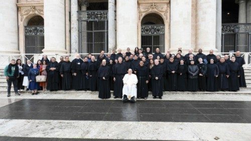 I gruppi presenti in piazza San Pietro QUO-263 I gruppi presenti in piazza San Pietro QUO-263