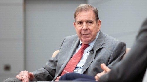 epa11727459 Venezuelan opponent Edmundo Gonzalez Urrutia (L), exiled in Spain, speaks during his ... epa11727459 Venezuelan opponent Edmundo Gonzalez Urrutia (L), exiled in Spain, speaks during his ...