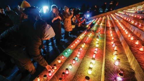 epa11729612 Ukrainians light 1,000 candles to mark 1,000 days since the start of Russia's full-scale ... epa11729612 Ukrainians light 1,000 candles to mark 1,000 days since the start of Russia's full-scale ...