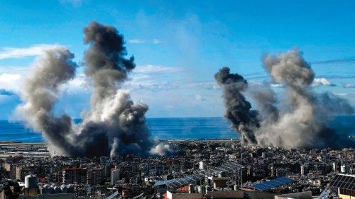 Smoke rises from the site of an Israeli airstrike that targeted Beirut?s southern suburbs on ... Smoke rises from the site of an Israeli airstrike that targeted Beirut?s southern suburbs on ...