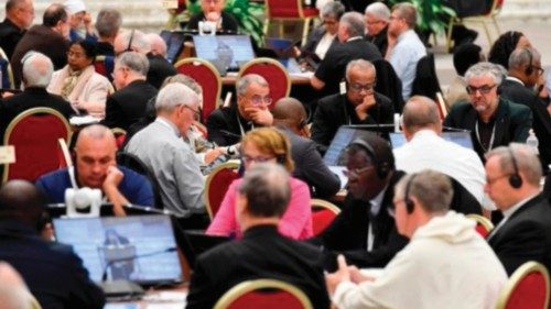Il Sinodo e la Chiesa Popolo di Dio QUO-270 Il Sinodo e la Chiesa Popolo di Dio QUO-270