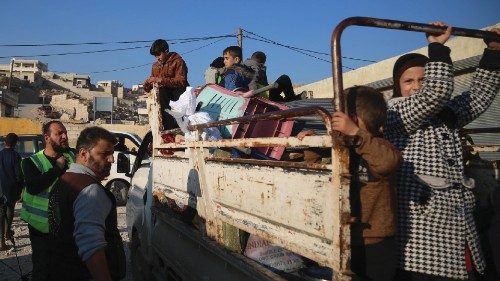 epa11745633 Internally displaced people arrive at a shelter in the town of Al-Bardaqli near the city ... epa11745633 Internally displaced people arrive at a shelter in the town of Al-Bardaqli near the city ...