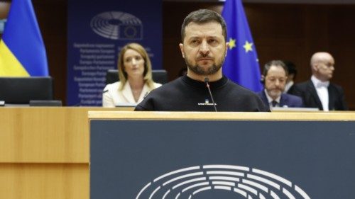 epa11727519 (FILE) - Ukraine's President Volodymyr Zelensky delivers an address to members of the ... epa11727519 (FILE) - Ukraine's President Volodymyr Zelensky delivers an address to members of the ...