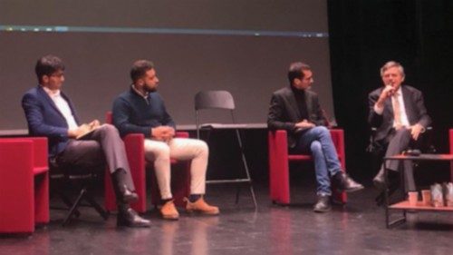 Superare le polarizzazioni e cambiare la narrazione sulle migrazioni QUO-272 Superare le polarizzazioni e cambiare la narrazione sulle migrazioni QUO-272
