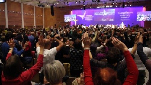 Camminare secondo lo Spirito nell’ascolto e nella preghiera QUO-273 Camminare secondo lo Spirito nell’ascolto e nella preghiera QUO-273