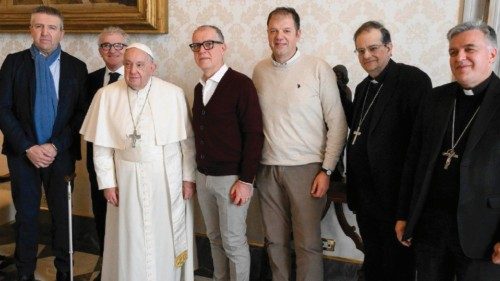 Dal Papa una delegazione di lavoratori che rischiano il posto QUO-278 Dal Papa una delegazione di lavoratori che rischiano il posto QUO-278