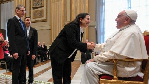 Una luce che apre il pensiero e contrasta le ideologie QUO-279 Una luce che apre il pensiero e contrasta le ideologie QUO-279
