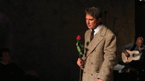  Il commissario Ricciardi   e la solitudine della gratuità  QUO-280