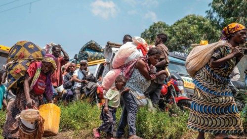 epa11756236 People head towards Goma as they flee fighting between the military and rebel forces, ... epa11756236 People head towards Goma as they flee fighting between the military and rebel forces, ...