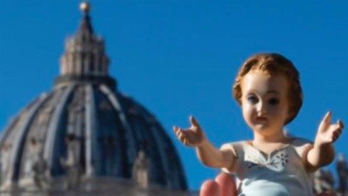 Domenica 22 in piazza San Pietro la tradizionale benedizione dei Bambinelli QUO-283 Domenica 22 in piazza San Pietro la tradizionale benedizione dei Bambinelli QUO-283