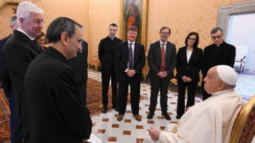 Al Consiglio superiore di coordinamento della Pontificia Università Lateranense QUO-283 Al Consiglio superiore di coordinamento della Pontificia Università Lateranense QUO-283
