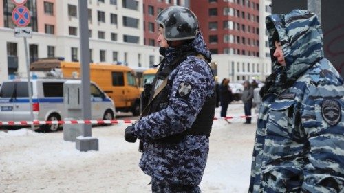 epa11781889 Police officers stand guard near a scene of an explosion in Moscow, Russia 17 December ... epa11781889 Police officers stand guard near a scene of an explosion in Moscow, Russia 17 December ...