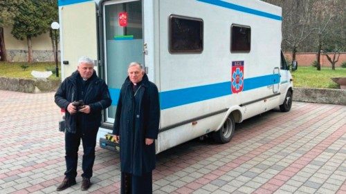 Il cardinale Krajewski giunto in Ucraina con un ospedale mobile QUO-291 Il cardinale Krajewski giunto in Ucraina con un ospedale mobile QUO-291