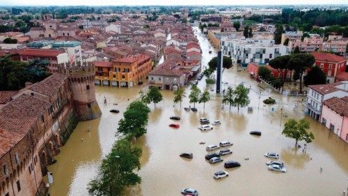 Siccità e alluvioni L’Italia al tempo della crisi QUO-009 Siccità e alluvioni L’Italia al tempo della crisi QUO-009
