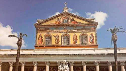  Attraversare la Porta Santa con gli Itinerari Ignaziani  QUO-012