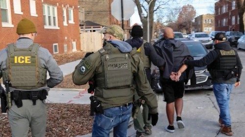 Blitz e arresti di migranti anche a New York QUO-023 Blitz e arresti di migranti anche a New York QUO-023
