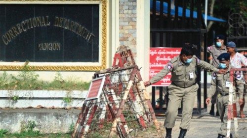 Prison security officials prepare for the release of inmates outside Insein prison in Yangon on ... Prison security officials prepare for the release of inmates outside Insein prison in Yangon on ...