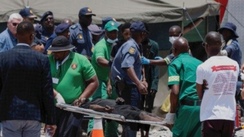 La tragedia di Stilfontein e i minatori illegali in Sud Africa QUO-025 La tragedia di Stilfontein e i minatori illegali in Sud Africa QUO-025