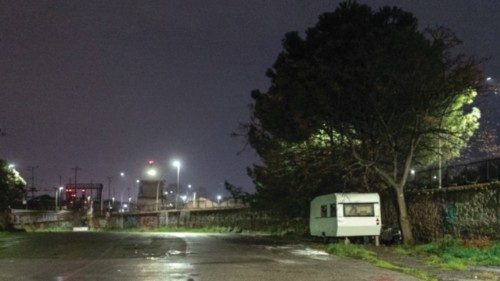 La solidarietà fiorisce anche tra le pieghe di un social ODS-028 La solidarietà fiorisce anche tra le pieghe di un social ODS-028
