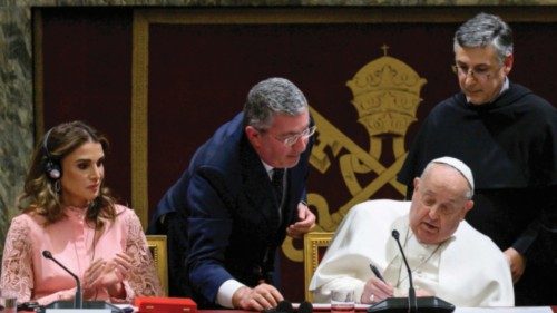  Il Papa annuncia un documento dedicato all’infanzia  QUO-028