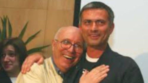 È morto il filosofo portoghese Manuel Sérgio QUO-045 È morto il filosofo portoghese Manuel Sérgio QUO-045