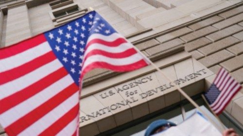  Trump cancella miliardi di aiuti  erogati dall’UsAid  QUO-048