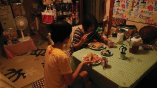La povertà infantile e la crescita “fragile” del Sol Levante QUO-070 La povertà infantile e la crescita “fragile” del Sol Levante QUO-070