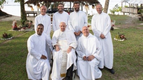  Papa Francesco ha lasciato un’impronta profonda nei cuori  QUO-082