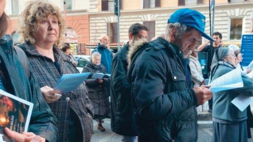  “Via Crucis degli Invisibili”: incroci di sguardi e storie  QUO-084