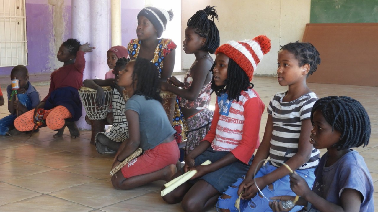  Proteggere i piccoli migranti da fame e sfruttamento  QUO-103