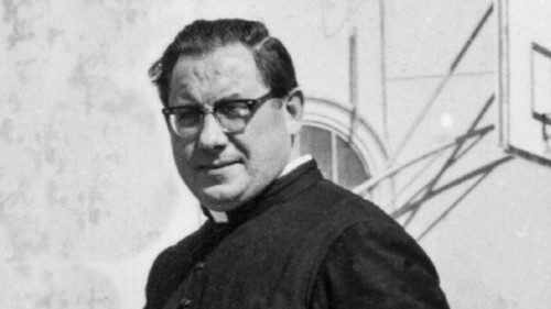 Don Libero Raganella, l’AS Roma e il salvataggio di ebrei e dissidenti QUO-108 Don Libero Raganella, l’AS Roma e il salvataggio di ebrei e dissidenti QUO-108
