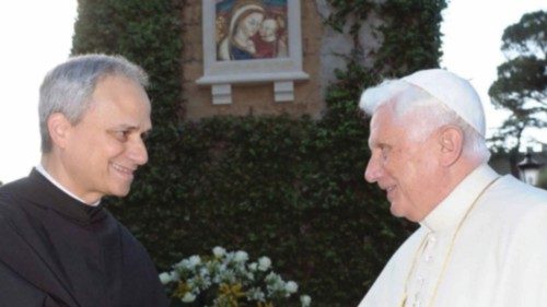 Pedalando in Vaticano (e in Albania) sotto lo sguardo della Madre del Buon Consiglio QUO-109 Pedalando in Vaticano (e in Albania) sotto lo sguardo della Madre del Buon Consiglio QUO-109