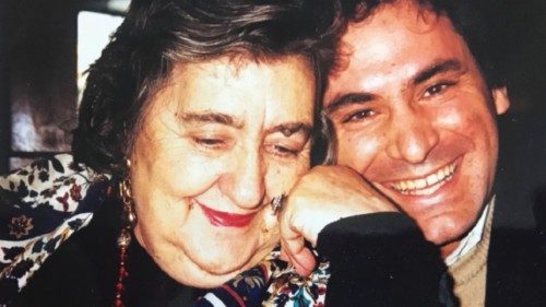 Magia delle parole per appiccare il fuoco QUO-112 Magia delle parole per appiccare il fuoco QUO-112